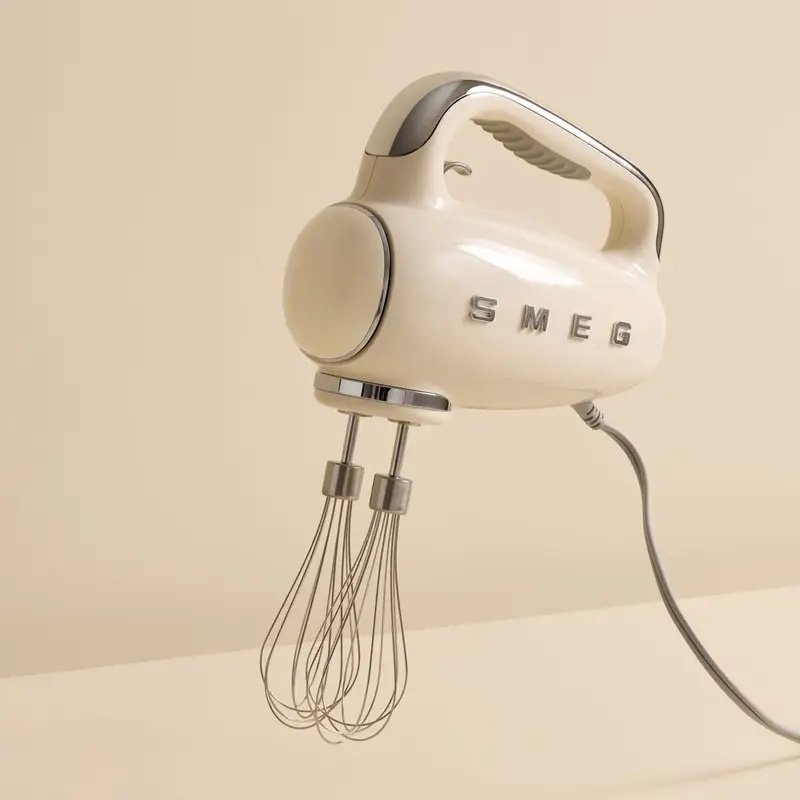 Batteur à main Smeg HMF01CRUS
